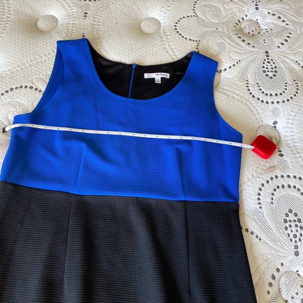 Suit and dress - Picture 3 of 6